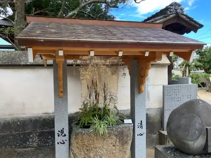 三津厳島神社の手水舎