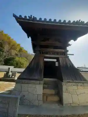 西光寺の{uncategorized: "未分類", other: "その他", undefined: "問題あり", building: "その他建物", grave: "お墓", sacred_gate: "鳥居", guardian: "狛犬", statue: "像", buddha: "仏像", history: "歴史", nature: "自然", garden: "庭園", animal: "動物", pagoda: "塔", temizu: "手水舎", mountain_gate: "山門・神門", sanctuary: "本殿・本堂", subordinate: "末社・摂社", art: "芸術", scenery: "景色", jizo: "地蔵", ema: "絵馬", goshuin: "御朱印", omikuji: "おみくじ", items: "授与品その他", amulet: "お守り", goshuincho: "御朱印帳", eats: "食事", festival: "お祭り", votive_dance: "神楽", shichigosan: "七五三参", wedding: "結婚式", experience: "体験その他", initially: "初詣", around: "周辺", anti_infection: "感染症対策"}
