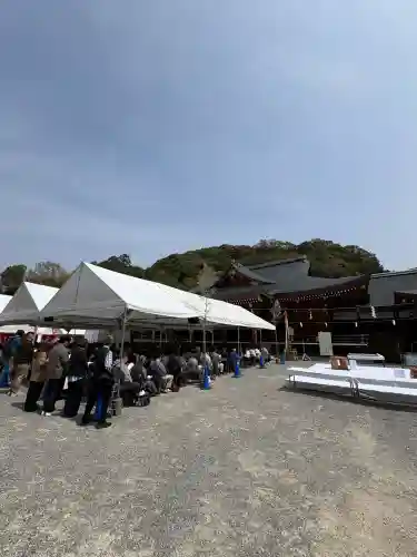 大神神社の{uncategorized: "未分類", other: "その他", undefined: "問題あり", building: "その他建物", grave: "お墓", sacred_gate: "鳥居", guardian: "狛犬", statue: "像", buddha: "仏像", history: "歴史", nature: "自然", garden: "庭園", animal: "動物", pagoda: "塔", temizu: "手水舎", mountain_gate: "山門・神門", sanctuary: "本殿・本堂", subordinate: "末社・摂社", art: "芸術", scenery: "景色", jizo: "地蔵", ema: "絵馬", goshuin: "御朱印", omikuji: "おみくじ", items: "授与品その他", amulet: "お守り", goshuincho: "御朱印帳", eats: "食事", festival: "お祭り", votive_dance: "神楽", shichigosan: "七五三参", wedding: "結婚式", experience: "体験その他", initially: "初詣", around: "周辺", anti_infection: "感染症対策"}
