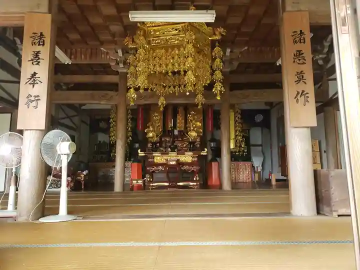 善勝寺の本殿・本堂