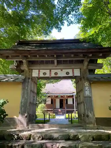 寂光院の山門・神門