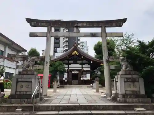 三輪神社の鳥居