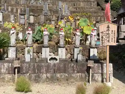 瀧泉寺の地蔵