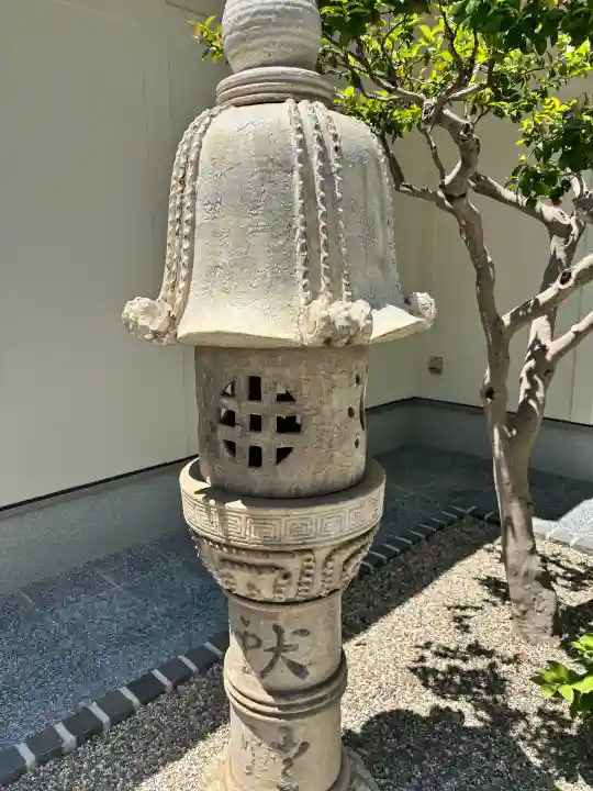火防 陶器神社(坐摩神社末社)の{uncategorized: "未分類", other: "その他", undefined: "問題あり", building: "その他建物", grave: "お墓", sacred_gate: "鳥居", guardian: "狛犬", statue: "像", buddha: "仏像", history: "歴史", nature: "自然", garden: "庭園", animal: "動物", pagoda: "塔", temizu: "手水舎", mountain_gate: "山門・神門", sanctuary: "本殿・本堂", subordinate: "末社・摂社", art: "芸術", scenery: "景色", jizo: "地蔵", ema: "絵馬", goshuin: "御朱印", omikuji: "おみくじ", items: "授与品その他", amulet: "お守り", goshuincho: "御朱印帳", eats: "食事", festival: "お祭り", votive_dance: "神楽", shichigosan: "七五三参", wedding: "結婚式", experience: "体験その他", initially: "初詣", around: "周辺", anti_infection: "感染症対策"}
