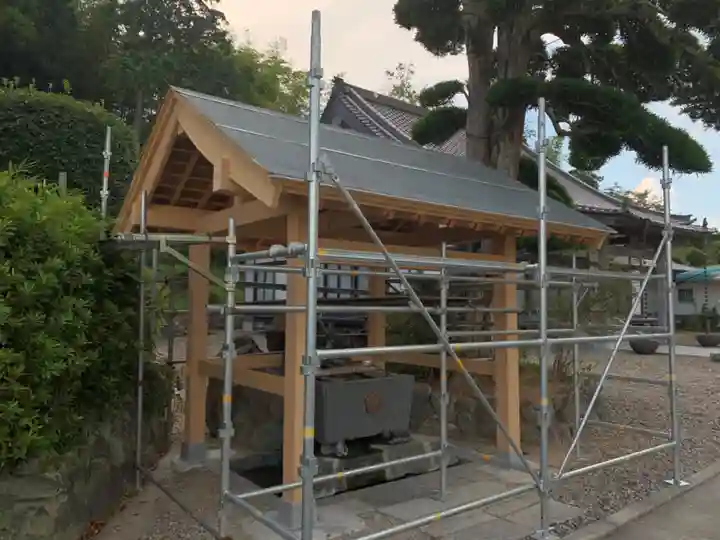 円蔵寺の手水舎