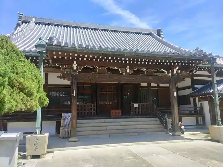 稱念寺の本殿・本堂