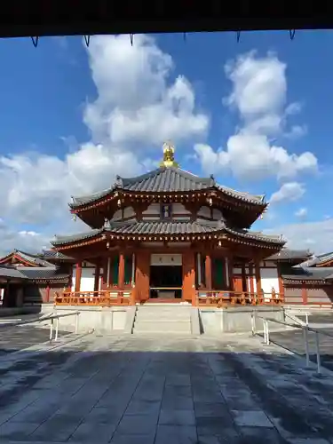 薬師寺の本殿・本堂