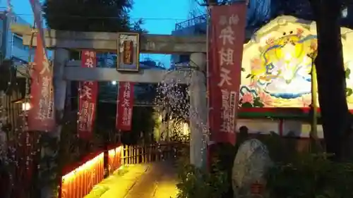 吉原神社の鳥居