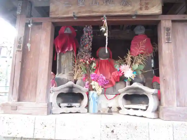 二里山地蔵(栃木県)