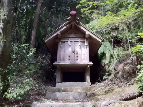 敢國神社の本殿