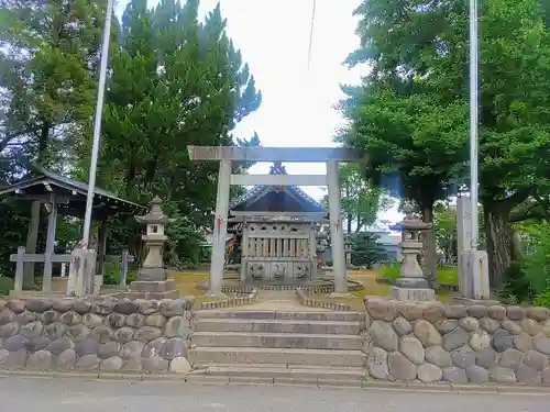 神明社の鳥居