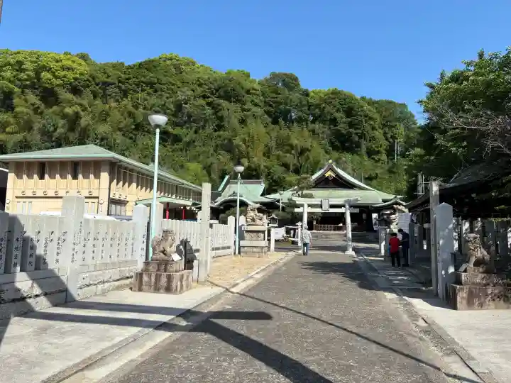 比治山神社の{uncategorized: "未分類", other: "その他", undefined: "問題あり", building: "その他建物", grave: "お墓", sacred_gate: "鳥居", guardian: "狛犬", statue: "像", buddha: "仏像", history: "歴史", nature: "自然", garden: "庭園", animal: "動物", pagoda: "塔", temizu: "手水舎", mountain_gate: "山門・神門", sanctuary: "本殿・本堂", subordinate: "末社・摂社", art: "芸術", scenery: "景色", jizo: "地蔵", ema: "絵馬", goshuin: "御朱印", omikuji: "おみくじ", items: "授与品その他", amulet: "お守り", goshuincho: "御朱印帳", eats: "食事", festival: "お祭り", votive_dance: "神楽", shichigosan: "七五三参", wedding: "結婚式", experience: "体験その他", initially: "初詣", around: "周辺", anti_infection: "感染症対策"}
