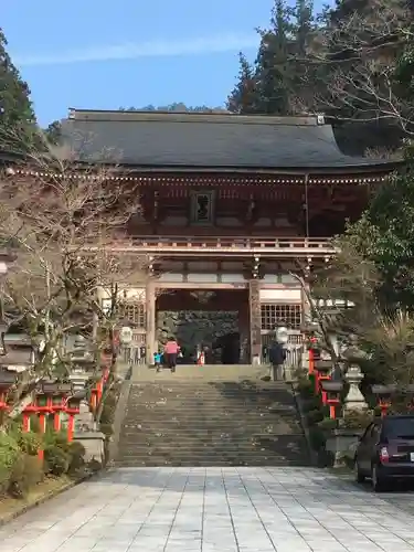 鞍馬寺の山門