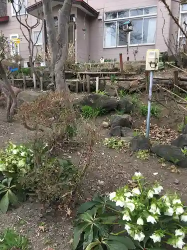 虻田神社の庭園