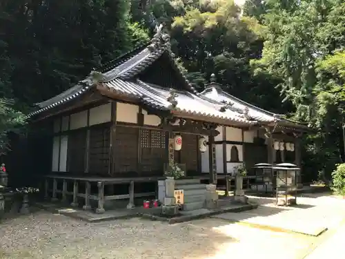 前神寺の本殿・本堂