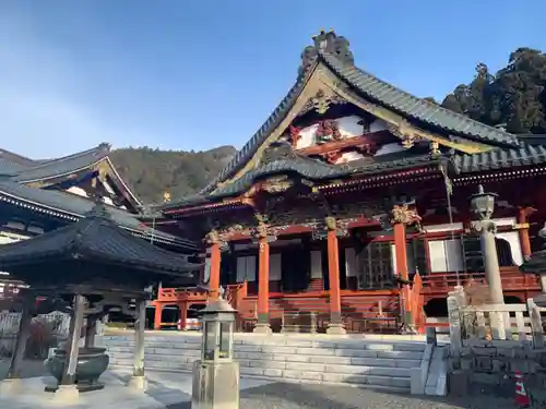 久遠寺の本殿・本堂