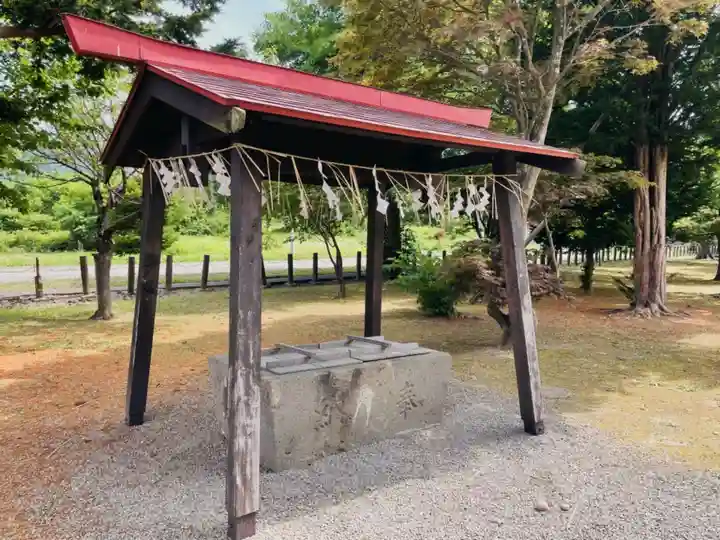 美国神社の手水舎