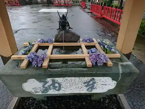 總社 和田八幡宮の手水舎