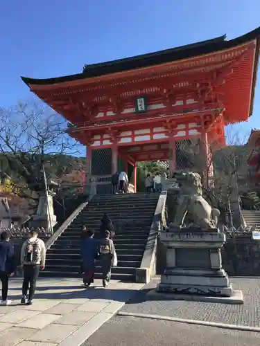 清水寺の山門・神門
