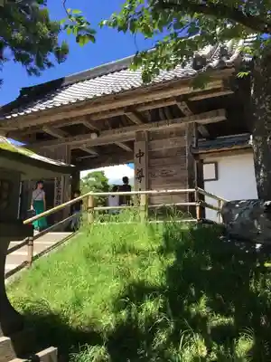中尊寺の山門・神門