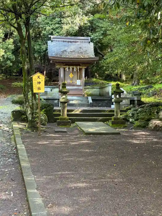 富士山本宮浅間大社の{uncategorized: "未分類", other: "その他", undefined: "問題あり", building: "その他建物", grave: "お墓", sacred_gate: "鳥居", guardian: "狛犬", statue: "像", buddha: "仏像", history: "歴史", nature: "自然", garden: "庭園", animal: "動物", pagoda: "塔", temizu: "手水舎", mountain_gate: "山門・神門", sanctuary: "本殿・本堂", subordinate: "末社・摂社", art: "芸術", scenery: "景色", jizo: "地蔵", ema: "絵馬", goshuin: "御朱印", omikuji: "おみくじ", items: "授与品その他", amulet: "お守り", goshuincho: "御朱印帳", eats: "食事", festival: "お祭り", votive_dance: "神楽", shichigosan: "七五三参", wedding: "結婚式", experience: "体験その他", initially: "初詣", around: "周辺", anti_infection: "感染症対策"}