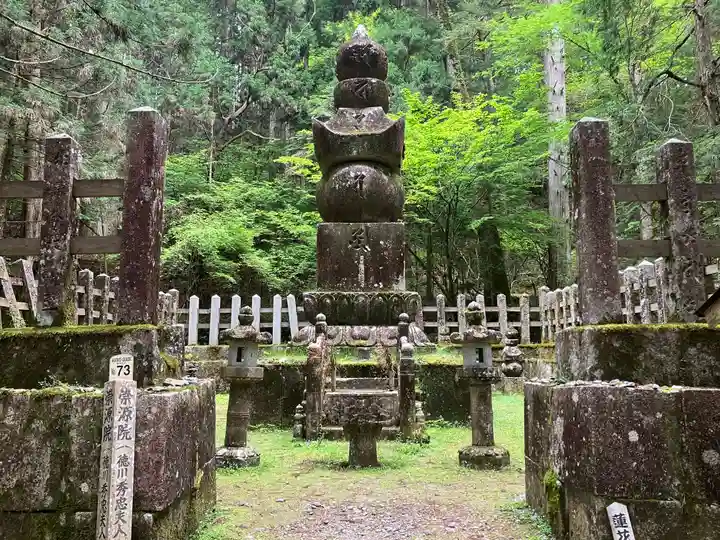 高野山金剛峯寺奥の院(和歌山県)
