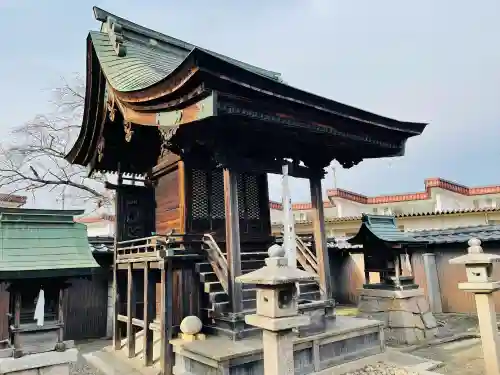 八坂神社の{uncategorized: "未分類", other: "その他", undefined: "問題あり", building: "その他建物", grave: "お墓", sacred_gate: "鳥居", guardian: "狛犬", statue: "像", buddha: "仏像", history: "歴史", nature: "自然", garden: "庭園", animal: "動物", pagoda: "塔", temizu: "手水舎", mountain_gate: "山門・神門", sanctuary: "本殿・本堂", subordinate: "末社・摂社", art: "芸術", scenery: "景色", jizo: "地蔵", ema: "絵馬", goshuin: "御朱印", omikuji: "おみくじ", items: "授与品その他", amulet: "お守り", goshuincho: "御朱印帳", eats: "食事", festival: "お祭り", votive_dance: "神楽", shichigosan: "七五三参", wedding: "結婚式", experience: "体験その他", initially: "初詣", around: "周辺", anti_infection: "感染症対策"}