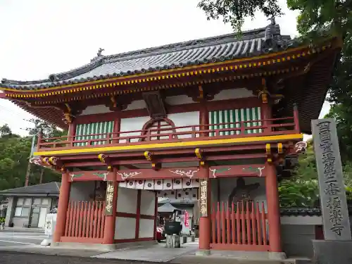 極楽寺の山門