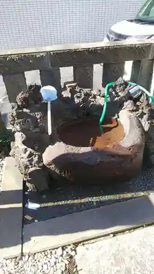 二ツ谷稲荷神社の手水舎