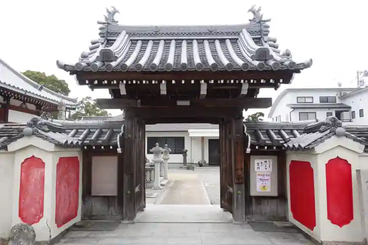 自性院常楽寺の山門・神門