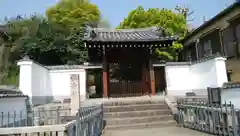 放生院常光寺の山門