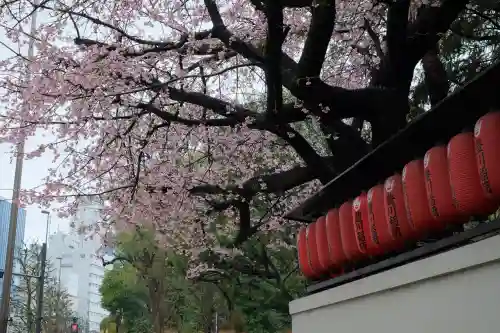 豊川稲荷東京別院の{uncategorized: "未分類", other: "その他", undefined: "問題あり", building: "その他建物", grave: "お墓", sacred_gate: "鳥居", guardian: "狛犬", statue: "像", buddha: "仏像", history: "歴史", nature: "自然", garden: "庭園", animal: "動物", pagoda: "塔", temizu: "手水舎", mountain_gate: "山門・神門", sanctuary: "本殿・本堂", subordinate: "末社・摂社", art: "芸術", scenery: "景色", jizo: "地蔵", ema: "絵馬", goshuin: "御朱印", omikuji: "おみくじ", items: "授与品その他", amulet: "お守り", goshuincho: "御朱印帳", eats: "食事", festival: "お祭り", votive_dance: "神楽", shichigosan: "七五三参", wedding: "結婚式", experience: "体験その他", initially: "初詣", around: "周辺", anti_infection: "感染症対策"}