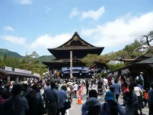 善光寺の本殿・本堂
