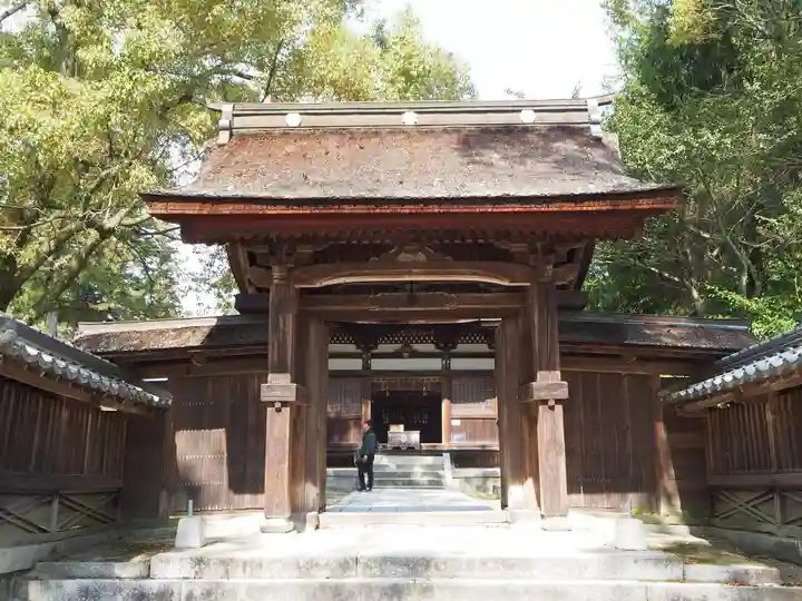 白山比咩神社の山門・神門