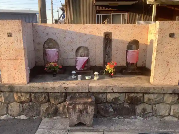 供養地蔵堂の本殿・本堂