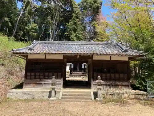 諏訪神社の本殿