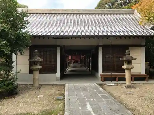 旦椋神社の山門・神門