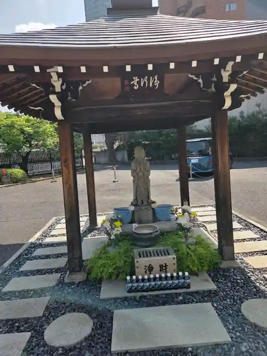覚林寺の{uncategorized: "未分類", other: "その他", undefined: "問題あり", building: "その他建物", grave: "お墓", sacred_gate: "鳥居", guardian: "狛犬", statue: "像", buddha: "仏像", history: "歴史", nature: "自然", garden: "庭園", animal: "動物", pagoda: "塔", temizu: "手水舎", mountain_gate: "山門・神門", sanctuary: "本殿・本堂", subordinate: "末社・摂社", art: "芸術", scenery: "景色", jizo: "地蔵", ema: "絵馬", goshuin: "御朱印", omikuji: "おみくじ", items: "授与品その他", amulet: "お守り", goshuincho: "御朱印帳", eats: "食事", festival: "お祭り", votive_dance: "神楽", shichigosan: "七五三参", wedding: "結婚式", experience: "体験その他", initially: "初詣", around: "周辺", anti_infection: "感染症対策"}