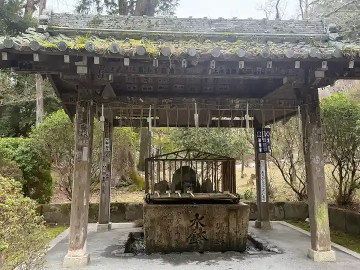 園城寺(三井寺)の{uncategorized: "未分類", other: "その他", undefined: "問題あり", building: "その他建物", grave: "お墓", sacred_gate: "鳥居", guardian: "狛犬", statue: "像", buddha: "仏像", history: "歴史", nature: "自然", garden: "庭園", animal: "動物", pagoda: "塔", temizu: "手水舎", mountain_gate: "山門・神門", sanctuary: "本殿・本堂", subordinate: "末社・摂社", art: "芸術", scenery: "景色", jizo: "地蔵", ema: "絵馬", goshuin: "御朱印", omikuji: "おみくじ", items: "授与品その他", amulet: "お守り", goshuincho: "御朱印帳", eats: "食事", festival: "お祭り", votive_dance: "神楽", shichigosan: "七五三参", wedding: "結婚式", experience: "体験その他", initially: "初詣", around: "周辺", anti_infection: "感染症対策"}