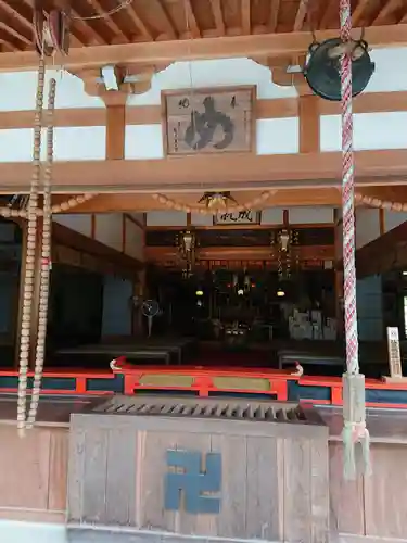 目の霊山　油山寺の本殿・本堂