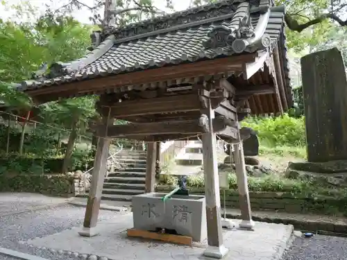 事任八幡宮の手水