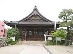 海徳寺の本殿