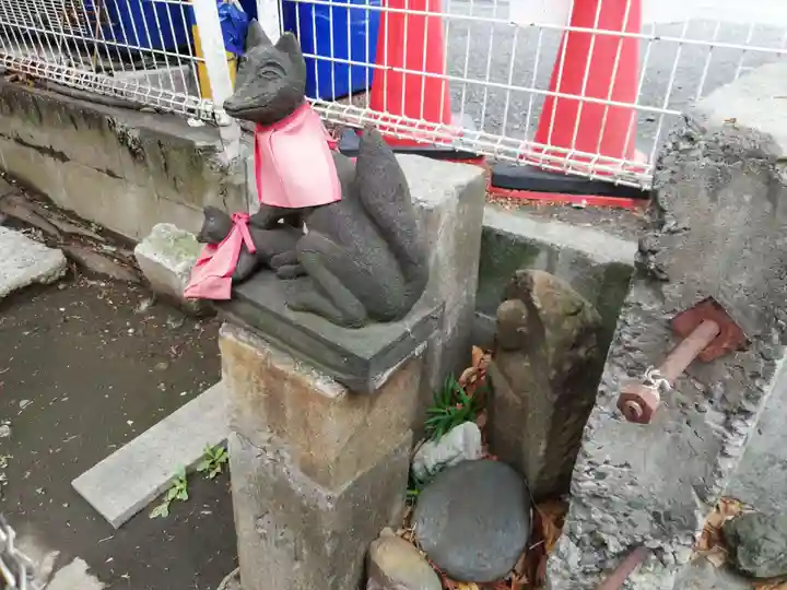雷電稲荷神社の狛犬