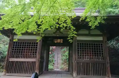 王禅寺の山門・神門