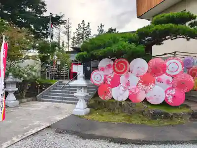 仙台八坂神社の{uncategorized: "未分類", other: "その他", undefined: "問題あり", building: "その他建物", grave: "お墓", sacred_gate: "鳥居", guardian: "狛犬", statue: "像", buddha: "仏像", history: "歴史", nature: "自然", garden: "庭園", animal: "動物", pagoda: "塔", temizu: "手水舎", mountain_gate: "山門・神門", sanctuary: "本殿・本堂", subordinate: "末社・摂社", art: "芸術", scenery: "景色", jizo: "地蔵", ema: "絵馬", goshuin: "御朱印", omikuji: "おみくじ", items: "授与品その他", amulet: "お守り", goshuincho: "御朱印帳", eats: "食事", festival: "お祭り", votive_dance: "神楽", shichigosan: "七五三参", wedding: "結婚式", experience: "体験その他", initially: "初詣", around: "周辺", anti_infection: "感染症対策"}