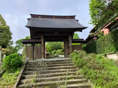 観明寺の山門