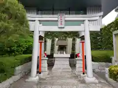 新栄稲荷神社の鳥居