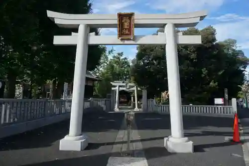 三囲神社の鳥居