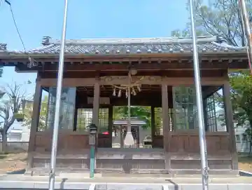 諏訪神社の{uncategorized: "未分類", other: "その他", undefined: "問題あり", building: "その他建物", grave: "お墓", sacred_gate: "鳥居", guardian: "狛犬", statue: "像", buddha: "仏像", history: "歴史", nature: "自然", garden: "庭園", animal: "動物", pagoda: "塔", temizu: "手水舎", mountain_gate: "山門・神門", sanctuary: "本殿・本堂", subordinate: "末社・摂社", art: "芸術", scenery: "景色", jizo: "地蔵", ema: "絵馬", goshuin: "御朱印", omikuji: "おみくじ", items: "授与品その他", amulet: "お守り", goshuincho: "御朱印帳", eats: "食事", festival: "お祭り", votive_dance: "神楽", shichigosan: "七五三参", wedding: "結婚式", experience: "体験その他", initially: "初詣", around: "周辺", anti_infection: "感染症対策"}
