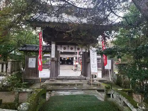  八坂社 (富来神社) の山門・神門